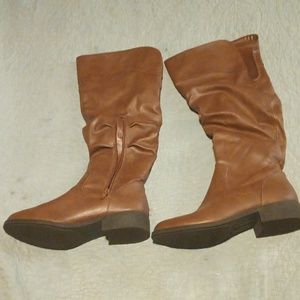 American Eagle Brown Boots Sz 6